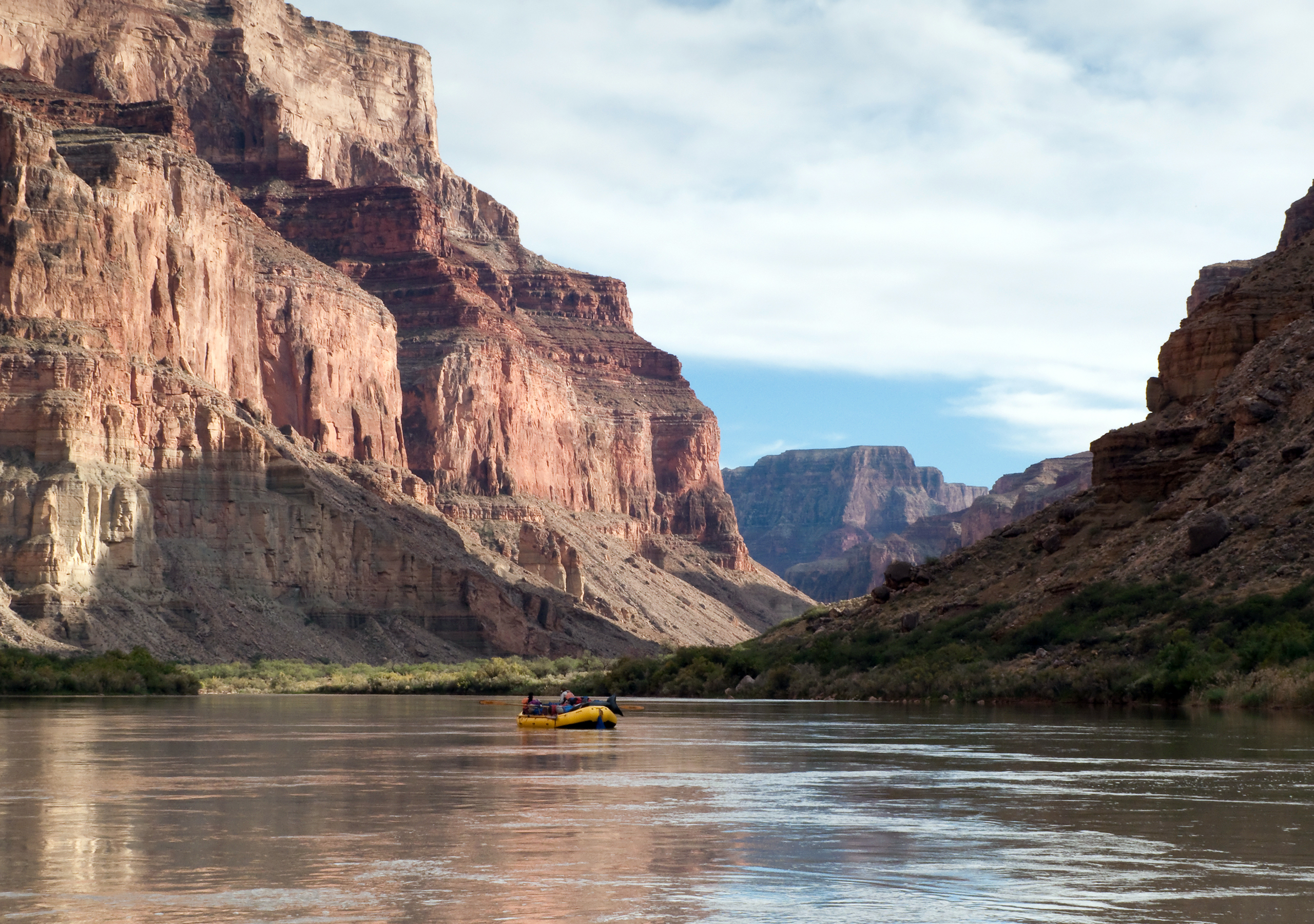 Helikoptertur: Las Vegas-Grand Canyon med river rafting og picnic